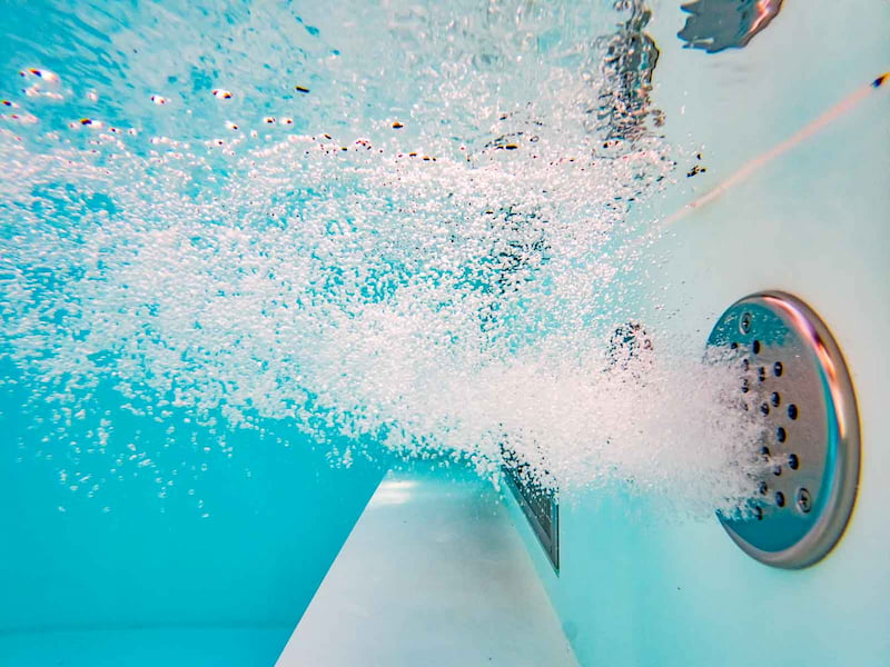 heisses Bad gegen Rückenschmerzen 