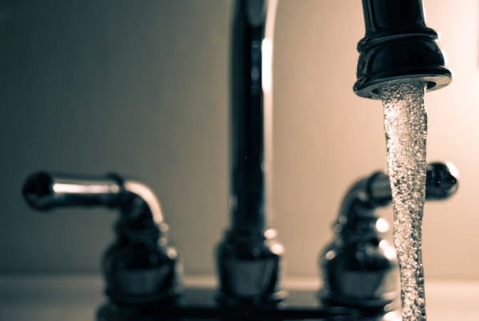 Wasserhahn: Wie ist die optimale Wasserhärte in der Schweiz?
