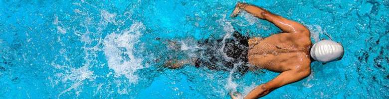 Pool mit Gegenstromanlage: Schwimmer