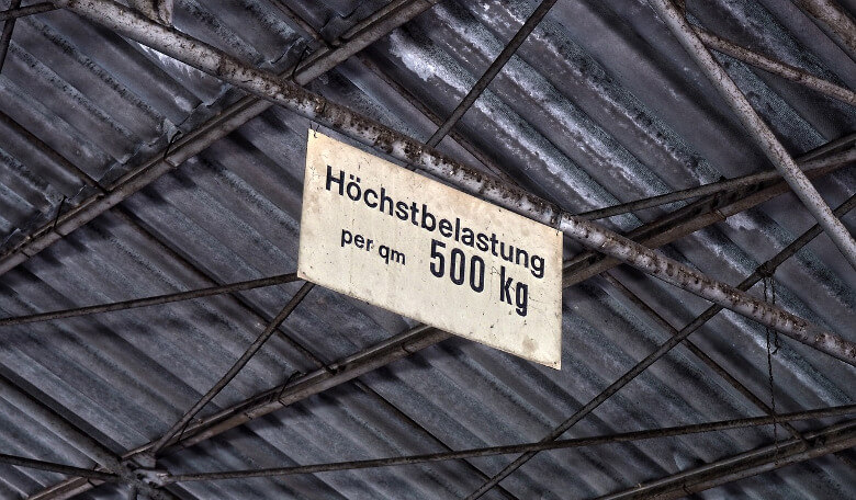 Garagendach mit Beschriftung für Traglast - wie belastbar ist das Dach?
