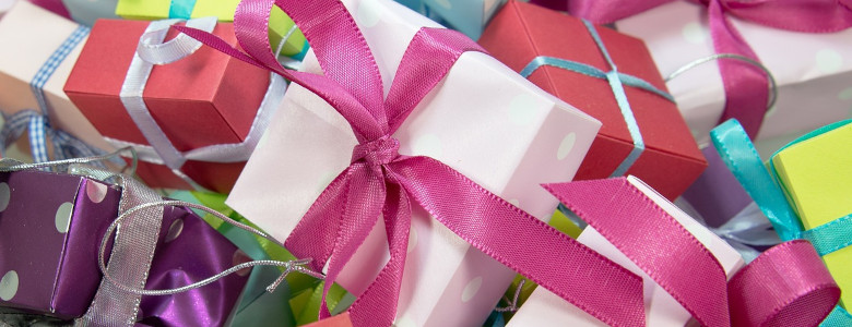 Whirlpool-Zubehör in bunt-fröhlichen Geschenk-Verpackungen