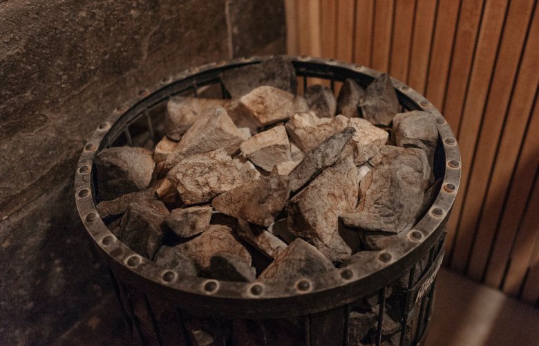 Zubehör und Utensilien verschenken Sauna-Steine: Praktische Geschenkidee für Sauna-Fans