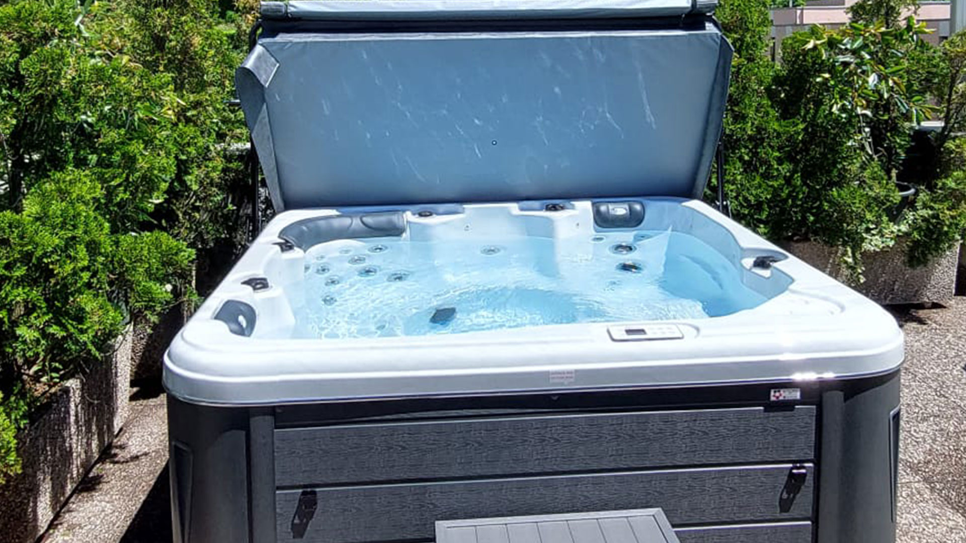6962-whirlpool-charlotte.jpg