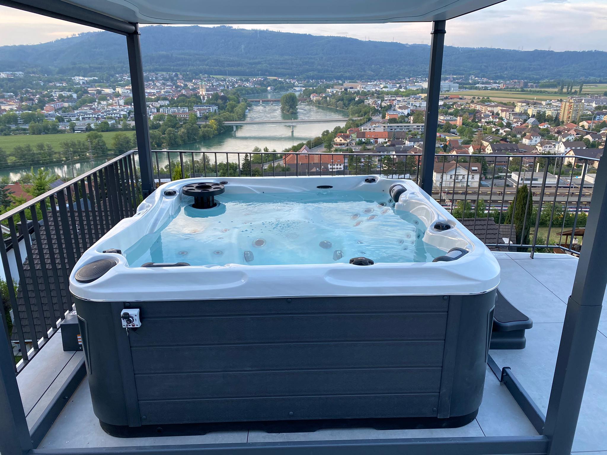 Pool mit Aussicht