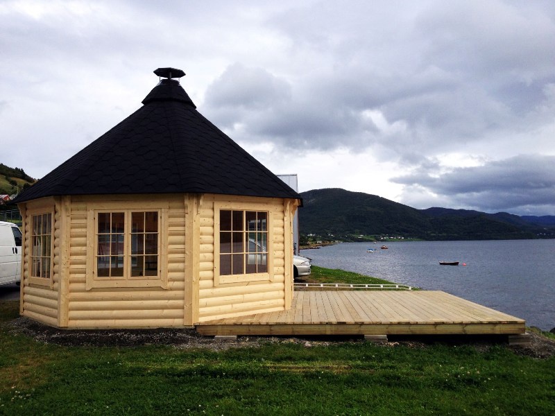 Pavilion 14.9 m² mit Grill und Kamin