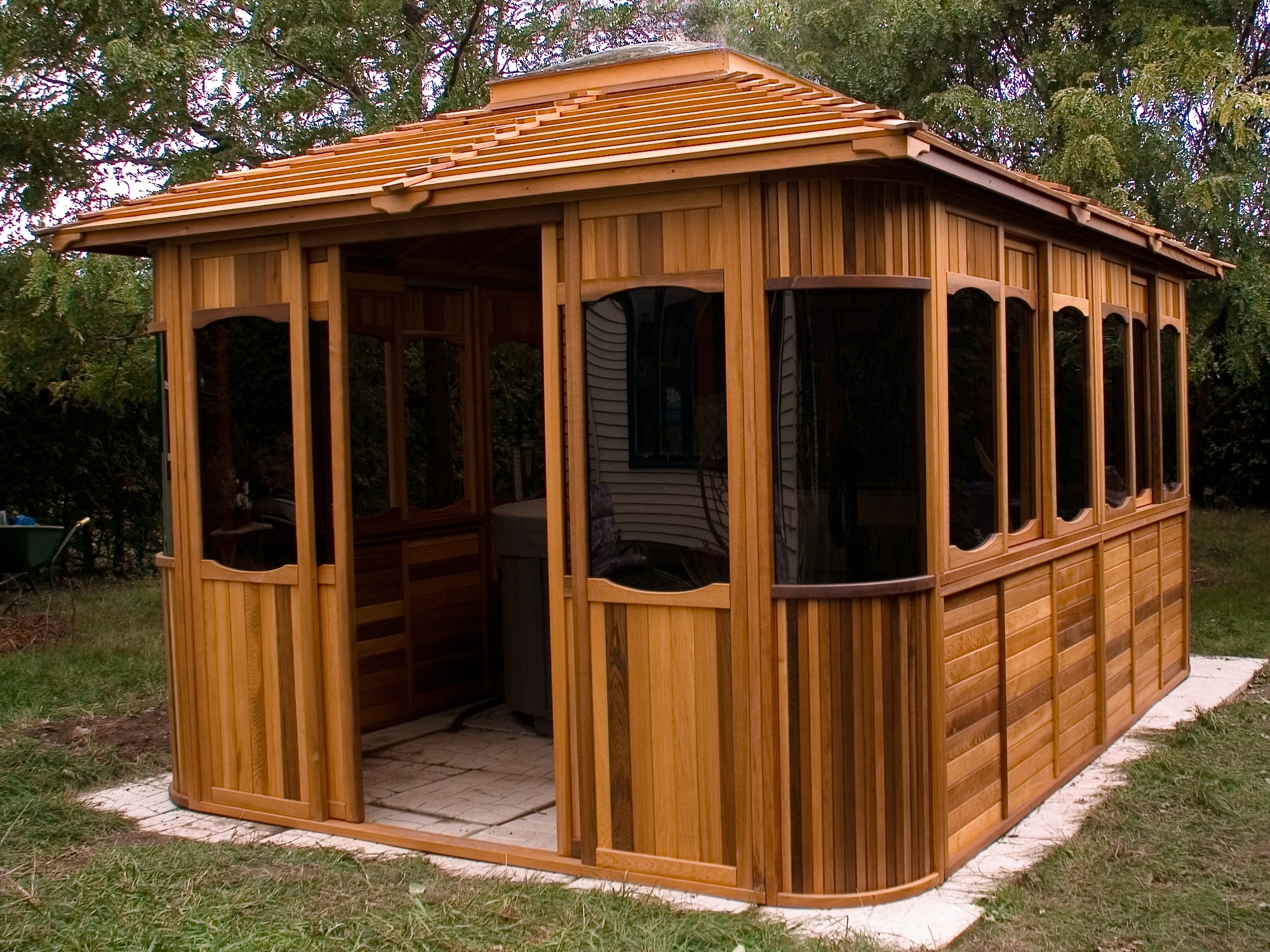 Pavillon Astfreies rotes Zedernholz