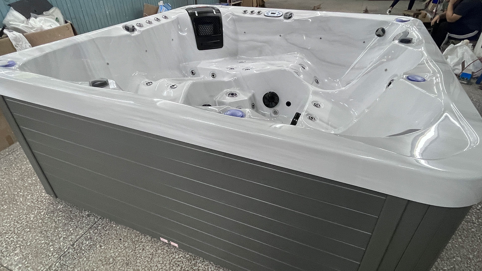 Whirlpool Montana **Platin Version**