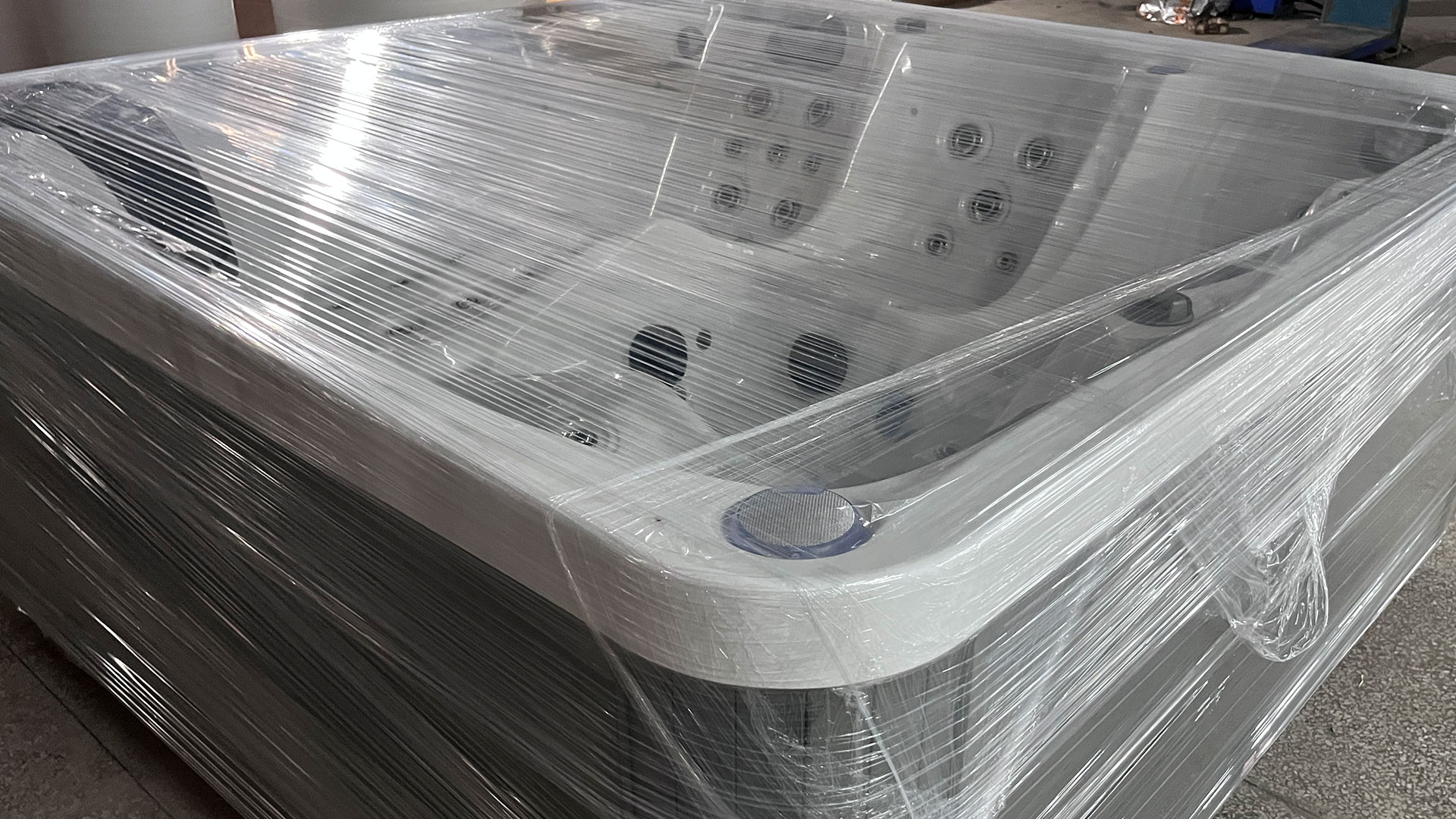 Whirlpool Montana **Platin Version**