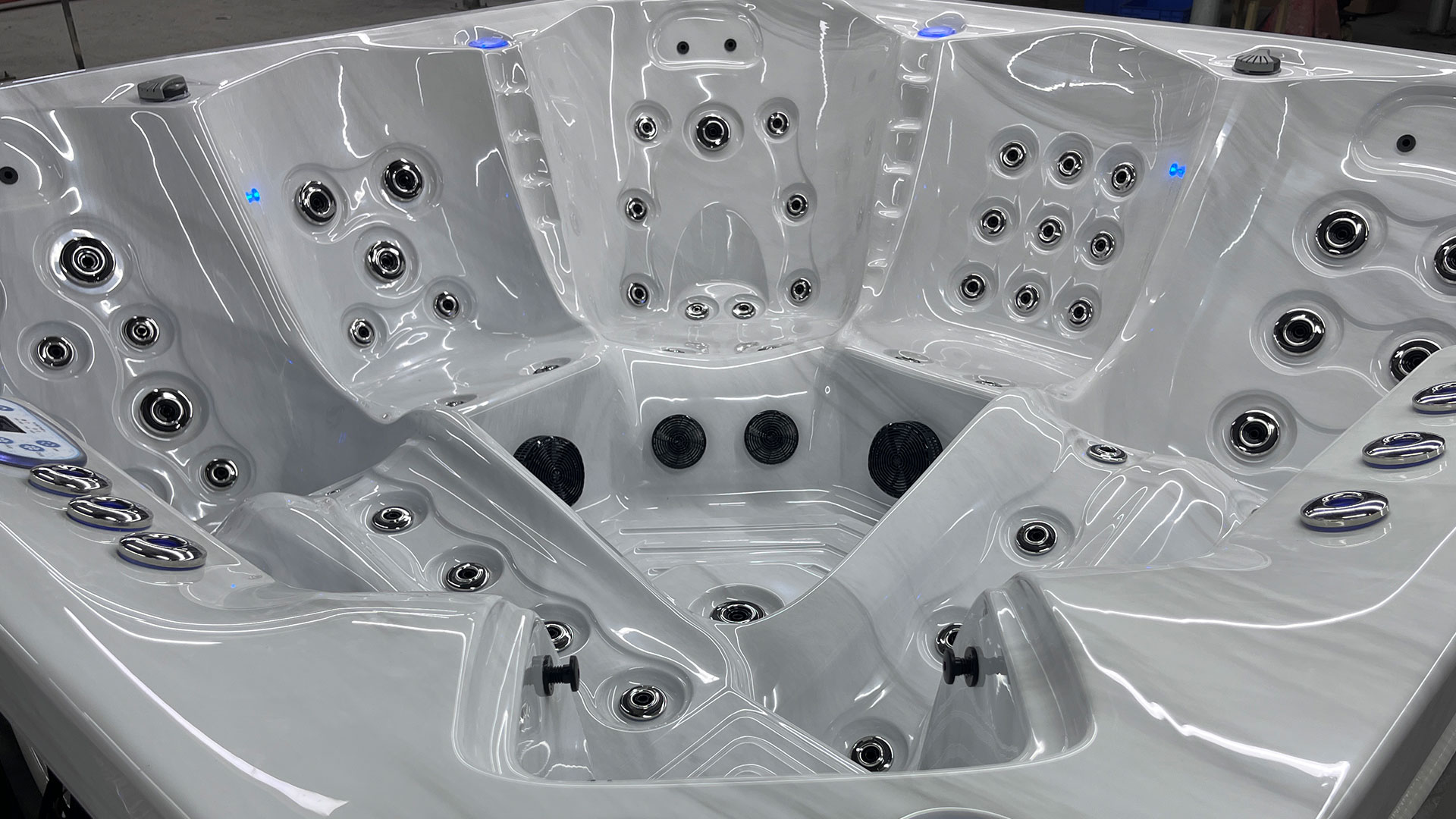 Whirlpool Montana **Platin Version**