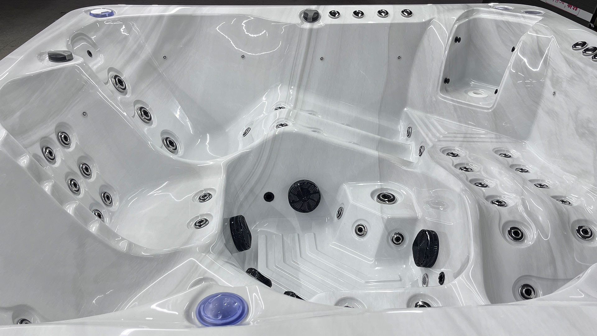 Whirlpool Montana **Platin Version**