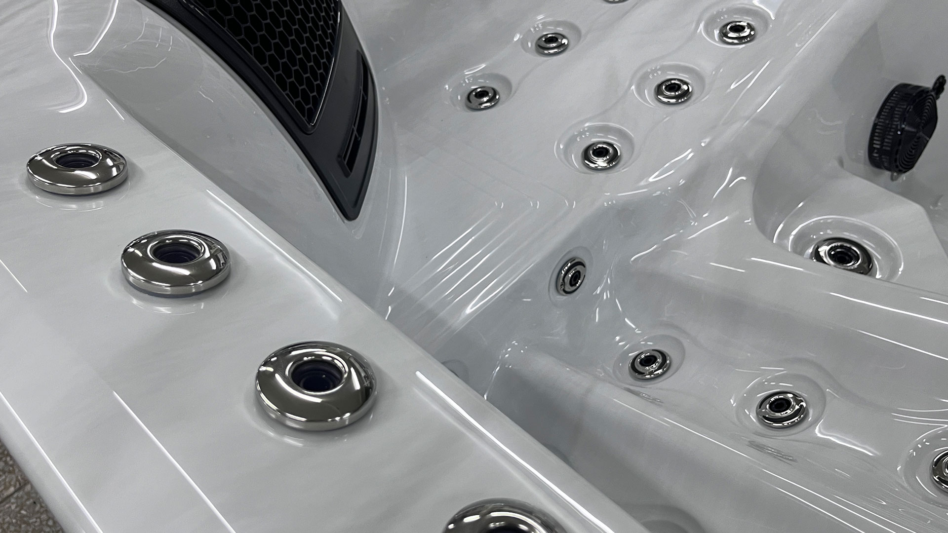 Whirlpool Montana **Platin Version**