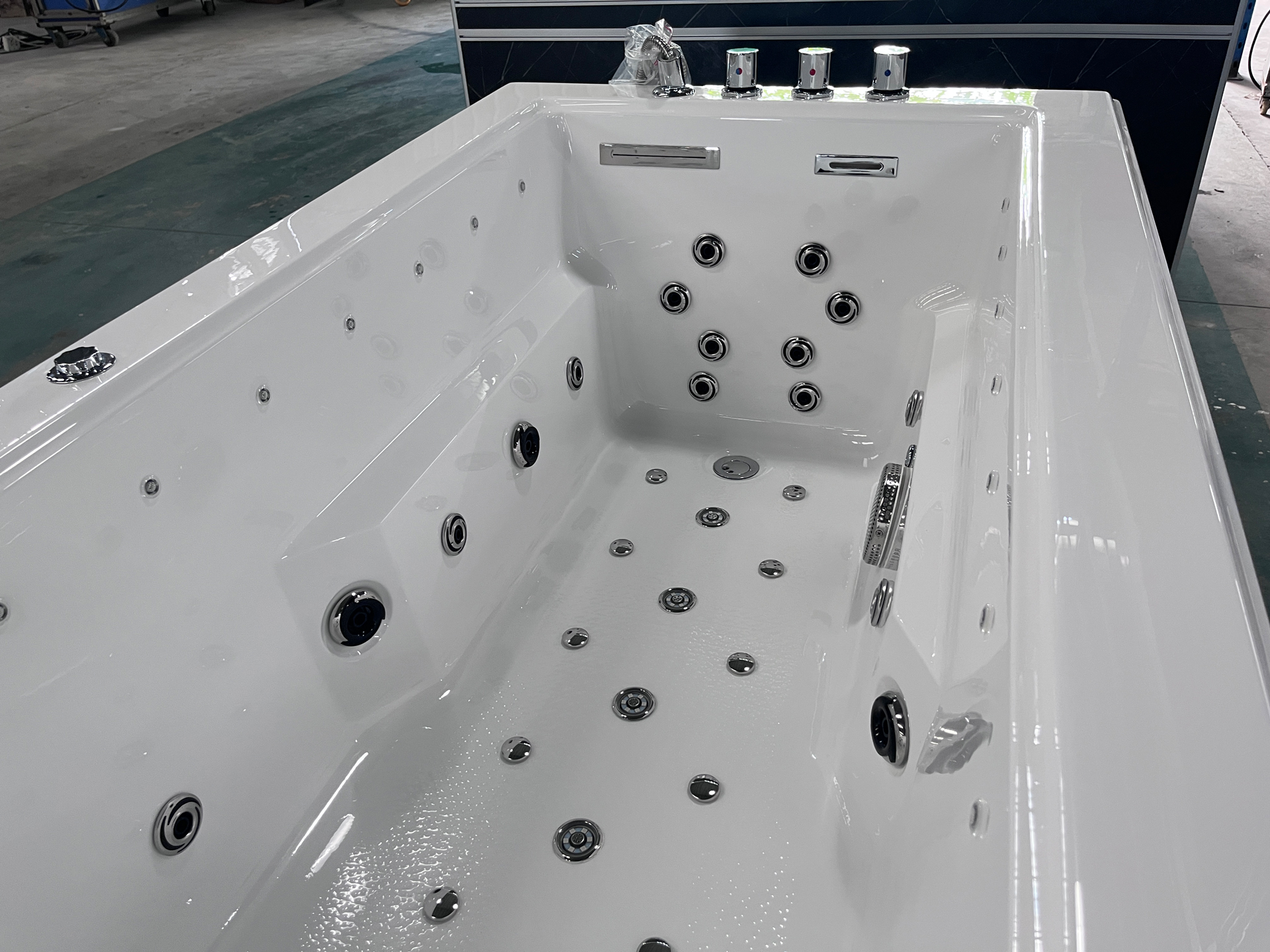 Whirlpool Badewanne Montpellier