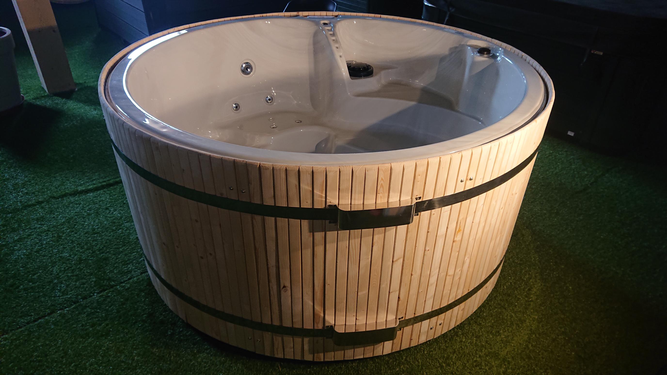 Whirlpool Reykjavík **Holz Version**