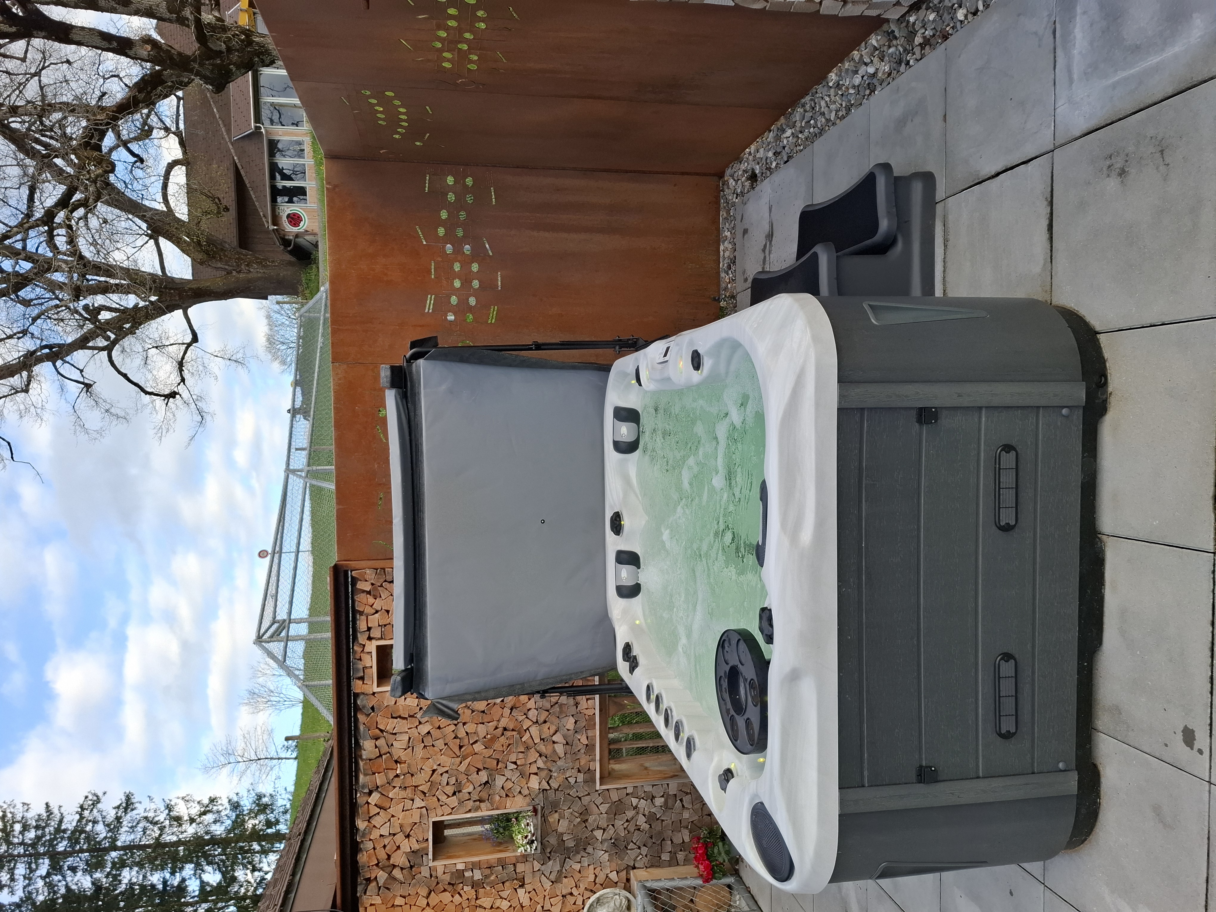 Occasion Whirlpool Dallas - fast neu, inkl. hochwertigem Zubehör – CHF 10’000.00 (Schnäppchenpreis)