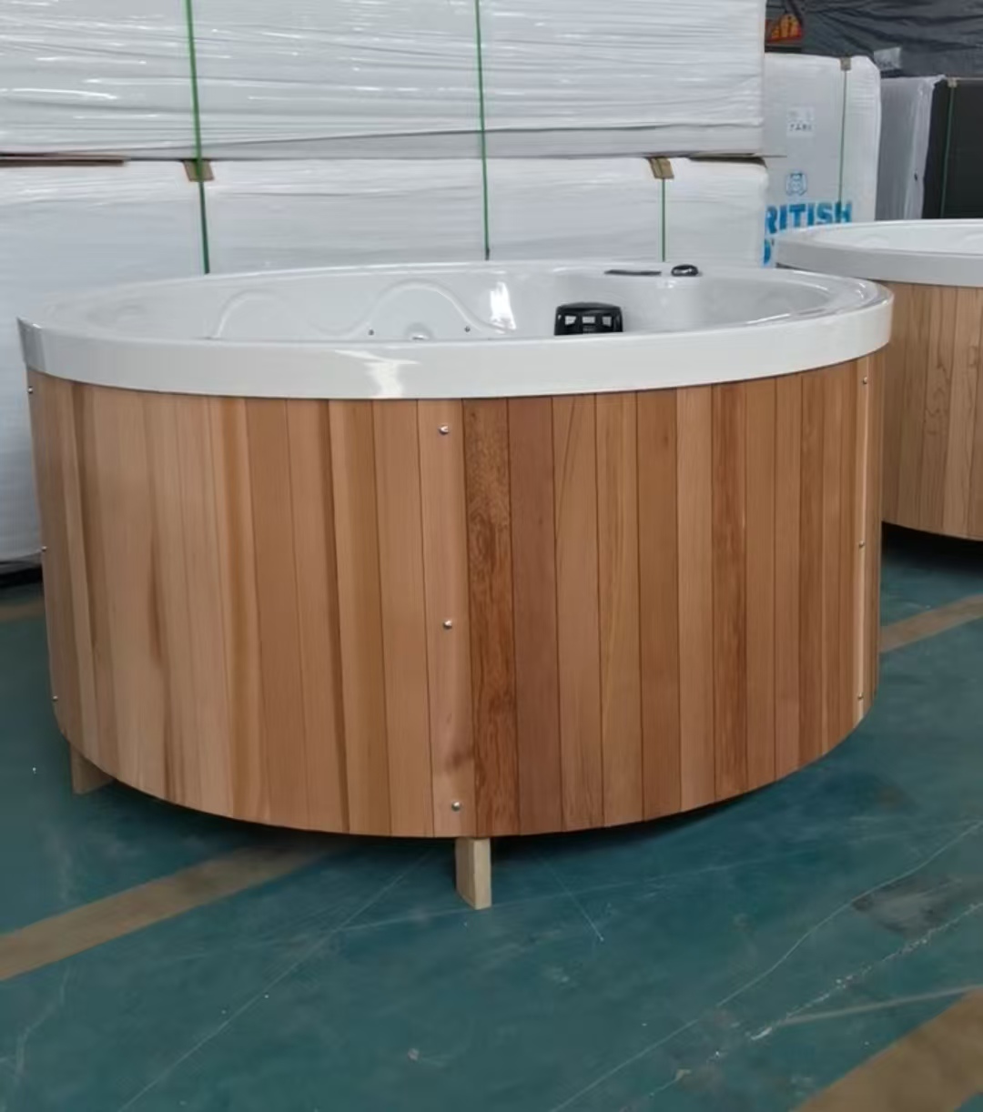 Whirlpool Aspen**Platin Version** **ZEDERNHOLZ UMRANDUNG**