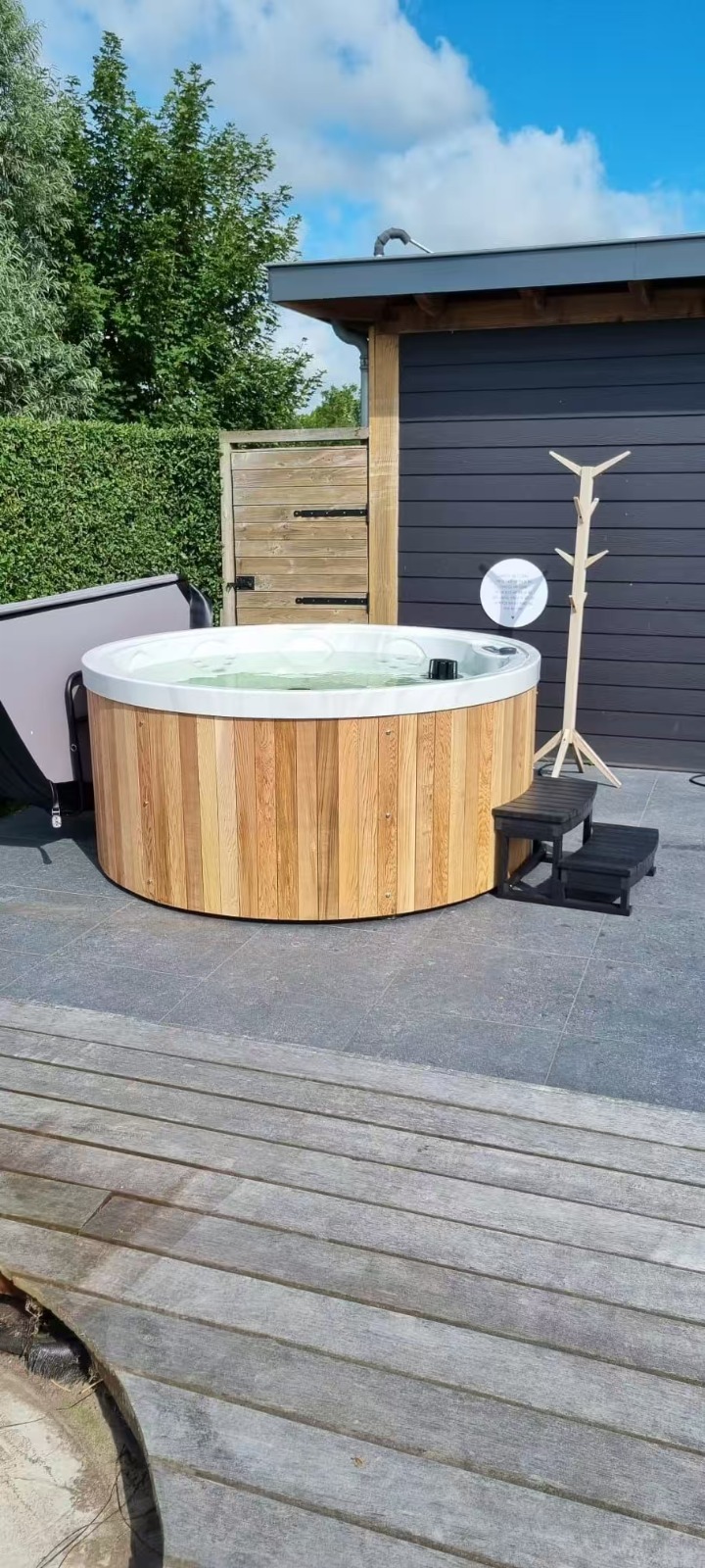 Whirlpool Aspen**Platin Version** **ZEDERNHOLZ UMRANDUNG**