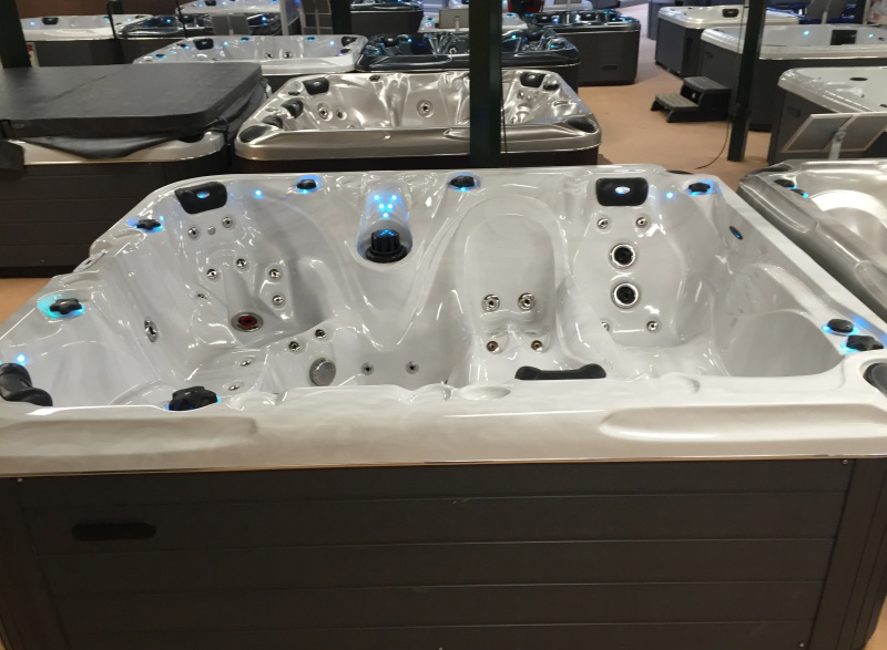 Whirlpool Montreal **Premium Version**
