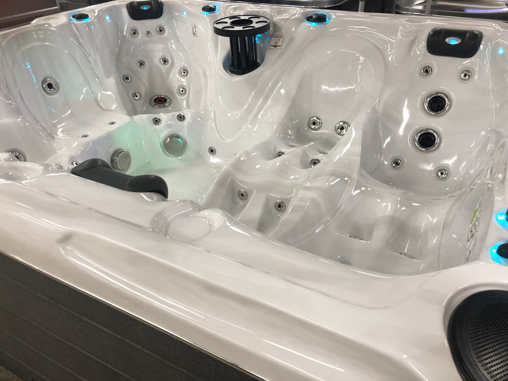Whirlpool Montreal **Premium Version**