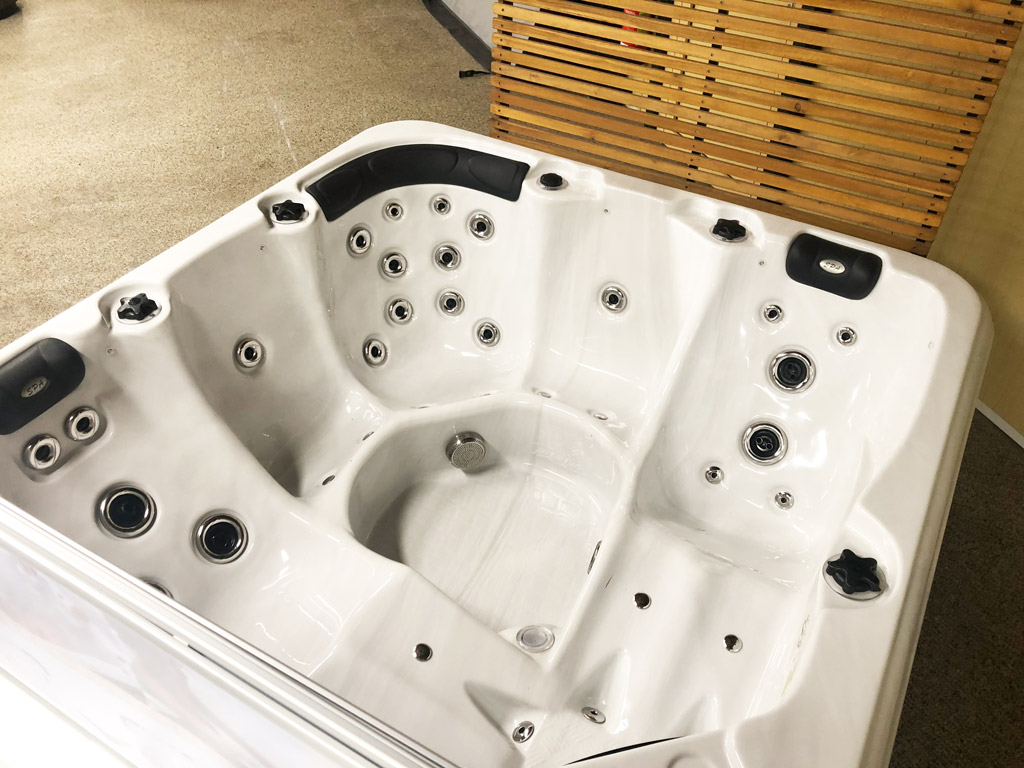 Whirlpool Charlotte | 4 Personen | 5 Personen