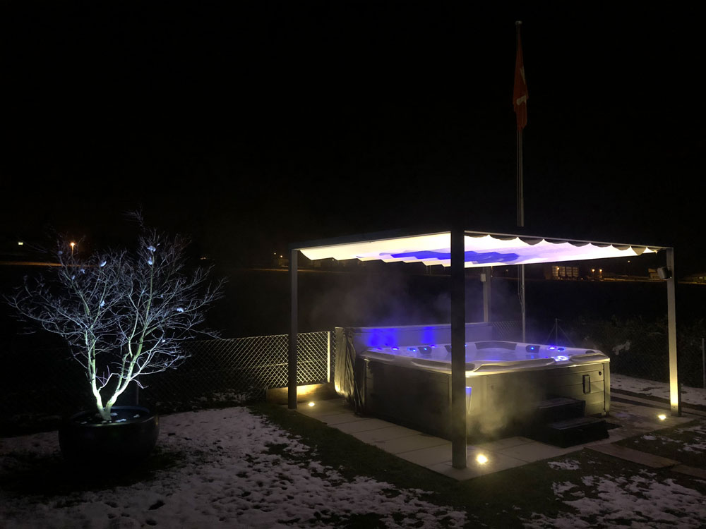 Whirlpool im Winter: Referenz mit Schnee