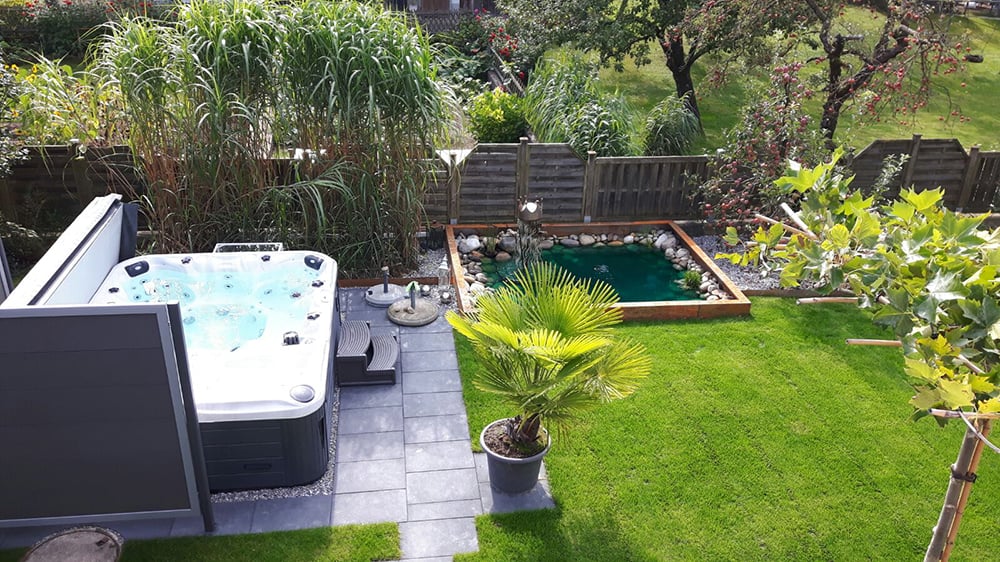 Referenz in Bern: Whirlpool im Garten