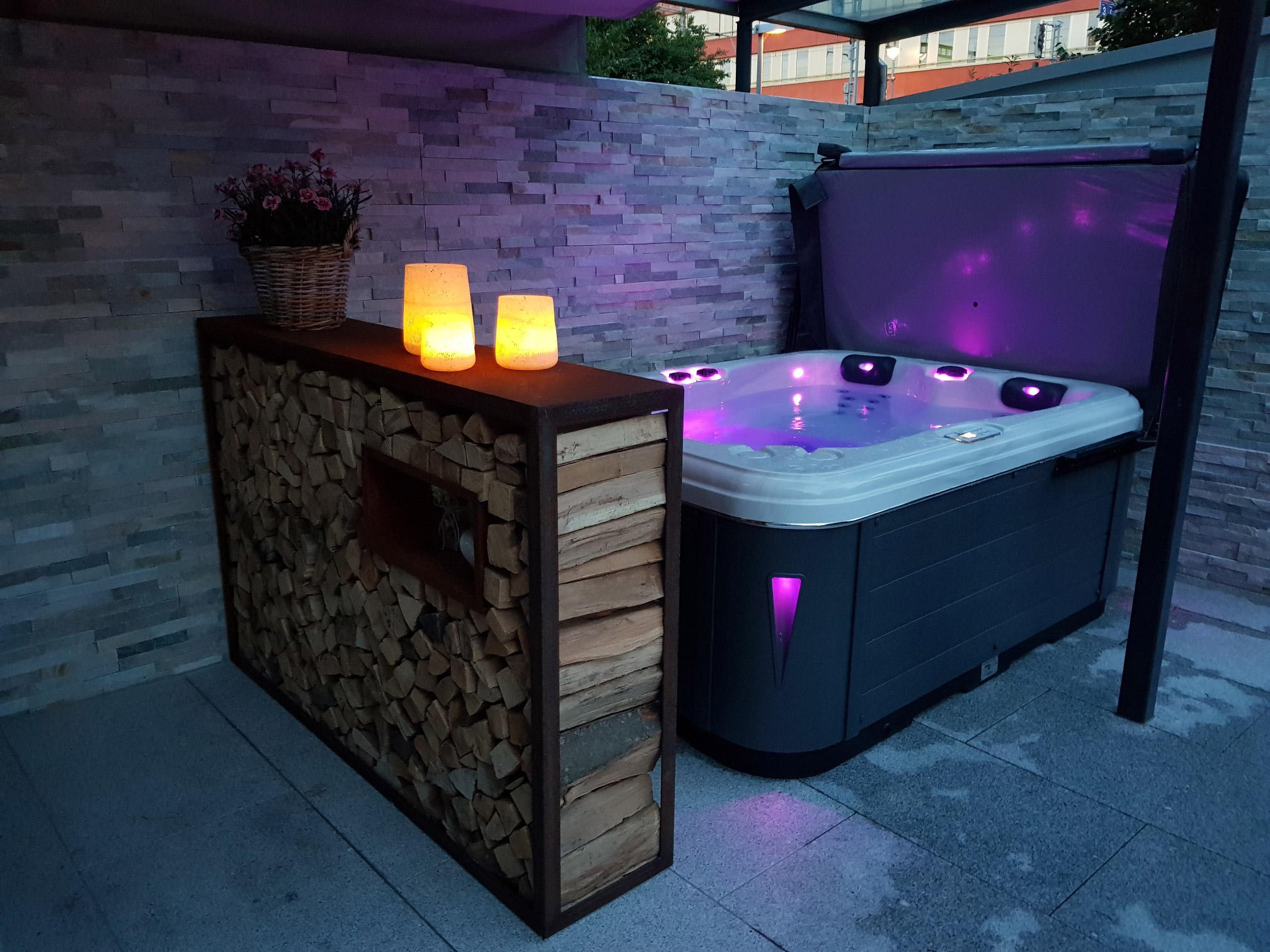 Whirlpool Seattle Referenz Zug